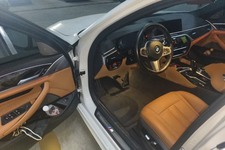 Used BMW 5 Series 2018 Restyled 530Li Luxury Edition M Sport Package Driver Seat