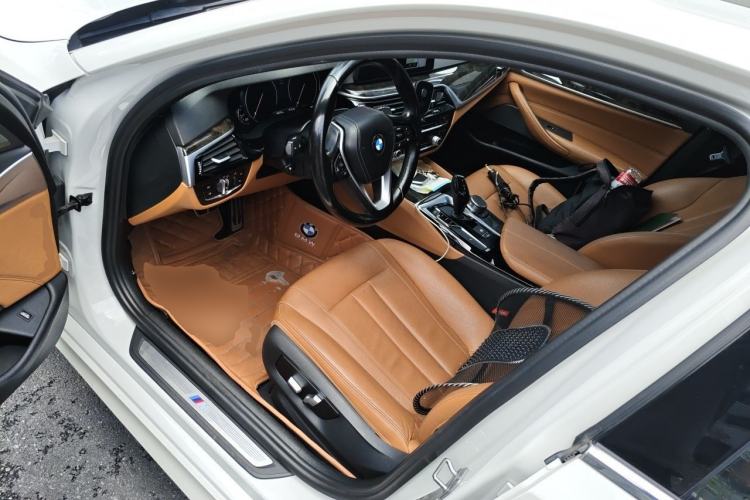 Used BMW 5 Series 2018 530Li Leading Model M Sport Package Driver Seat