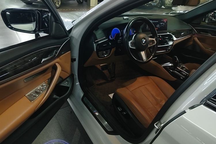 Used BMW 5 Series 2018 530Li Luxury Edition M Sport Package Driver Seat