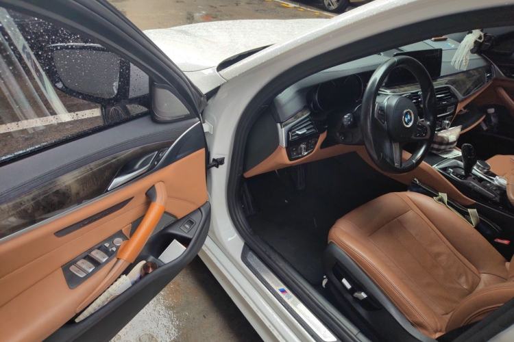 Used BMW 5 Series 2018 Restyled 530Li Luxury Edition M Sport Package Driver Seat