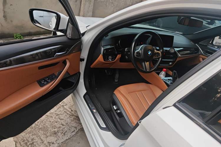 Used BMW 5 Series 2018 530Li Leading Model M Sport Package Driver Seat