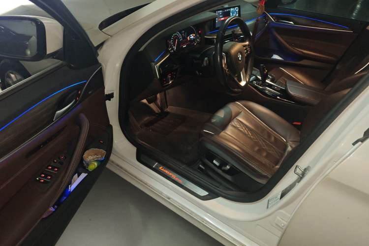 Used BMW 5 Series 2018 530Li Leading Edition Luxury Package Driver Seat