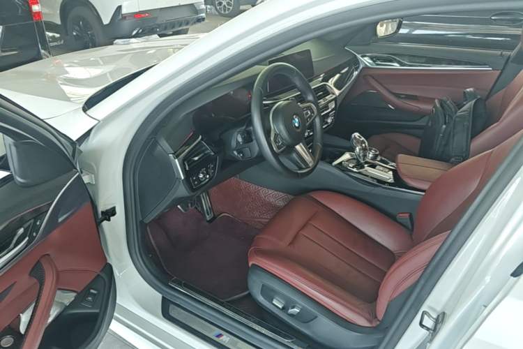 Used BMW 5 Series 2018 Restyled 530Li Leading Edition M Sport Package Driver Seat