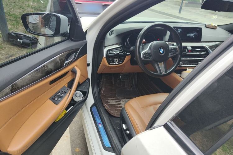 Used BMW 5 Series 2018 530Li Leading Model M Sport Package Driver Seat