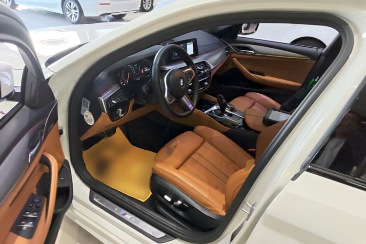 Used BMW 5 Series 2018 525i M Sport Package Driver Seat