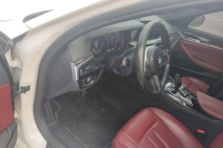 Used BMW 5 Series 2018 Revised Version 530Li Leading Edition Luxury Package Driver Seat