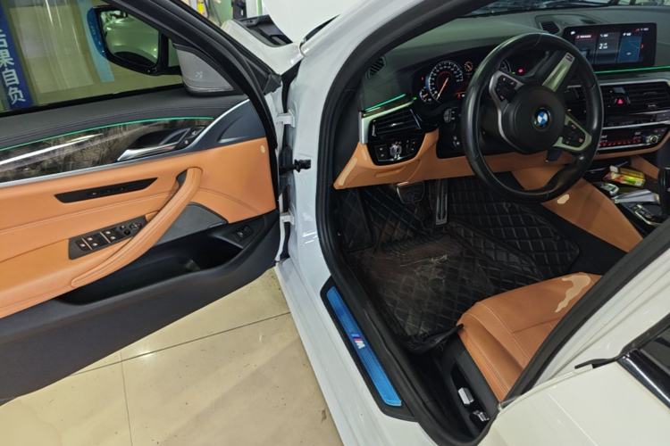 Used BMW 5 Series 2018 530Li Luxury Edition M Sport Package Driver Seat