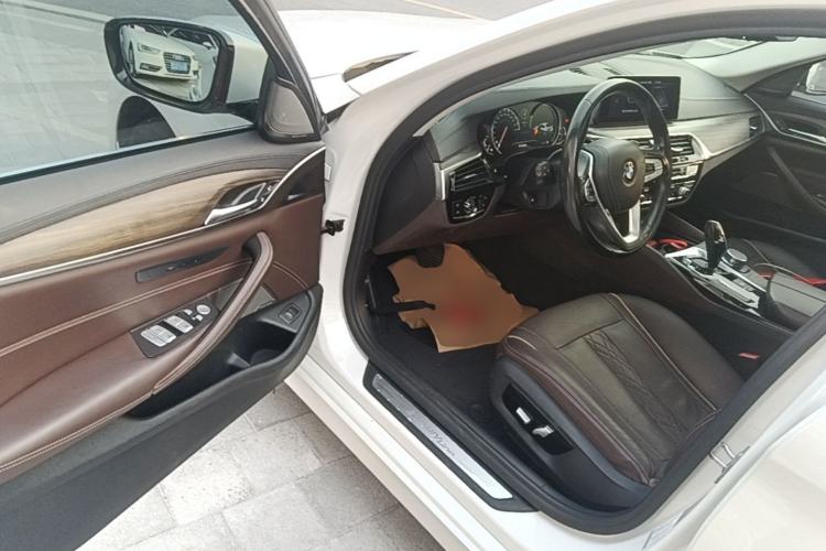 Used BMW 5 Series 2018 Facelifted 530Li Luxury Edition Premium Package Driver Seat