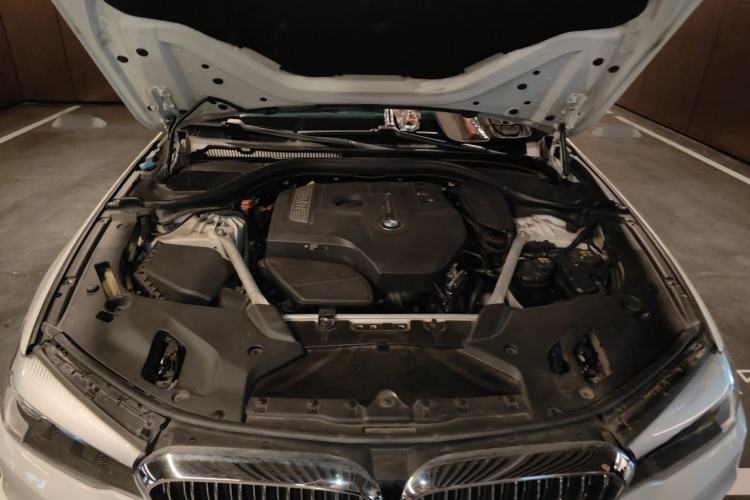 Used BMW 5 Series 2018 525Li Luxury Package Engine Bay