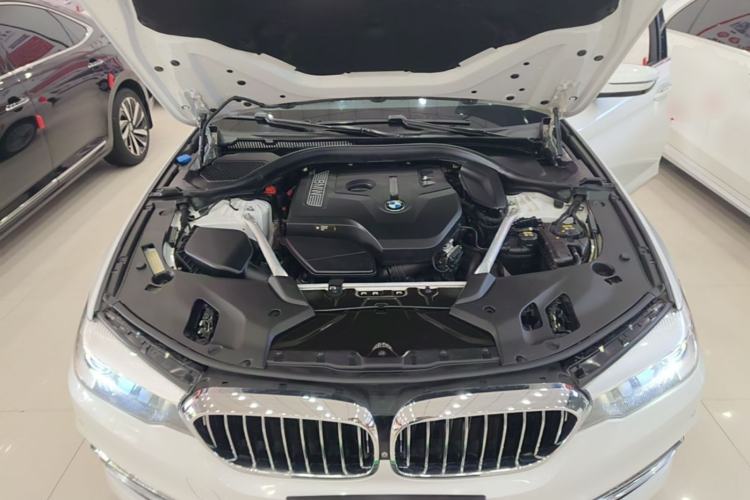 Used BMW 5 Series 2018 525Li Luxury Package Engine Bay