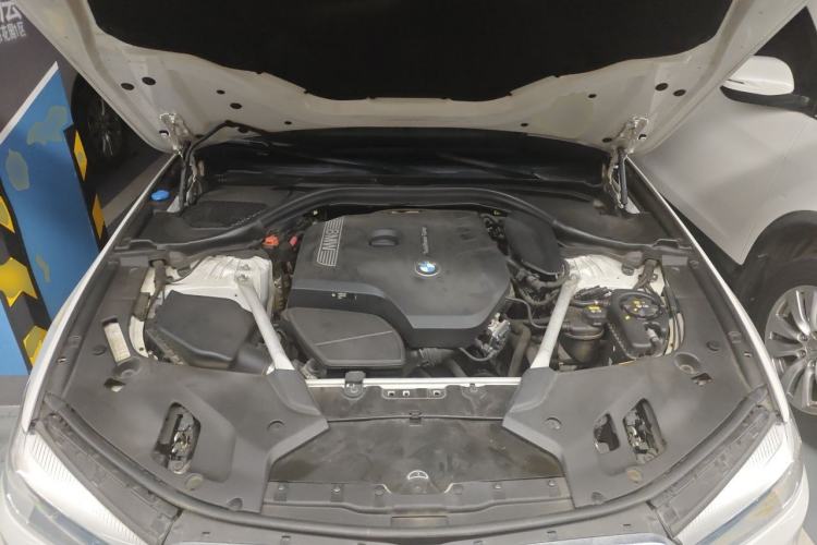 Used BMW 5 Series 2018 525Li M Sport Package Engine Bay