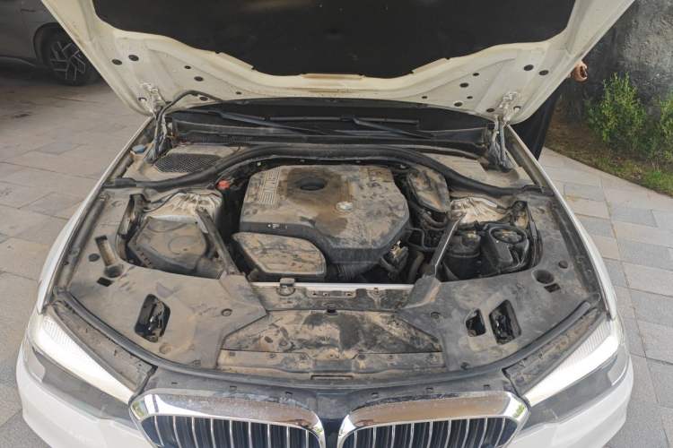Used BMW 5 Series  Engine Bay