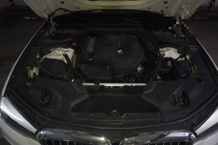Used BMW 5 Series 2018 528Li Launch Special Edition Engine Bay