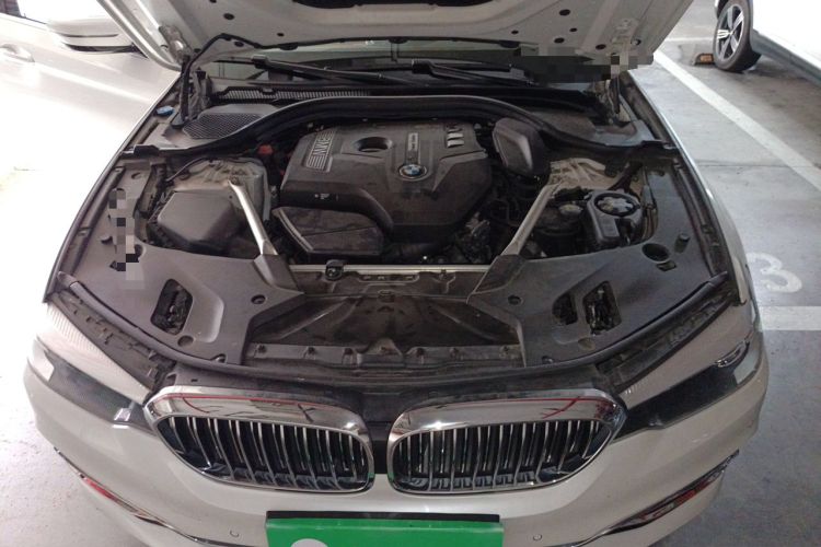 Used BMW 5 Series 2018 525Li Luxury Package Engine Bay