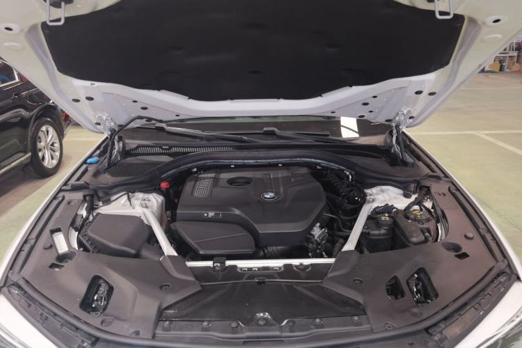 Used BMW 5 Series 2018 525Li M Sport Package Engine Bay