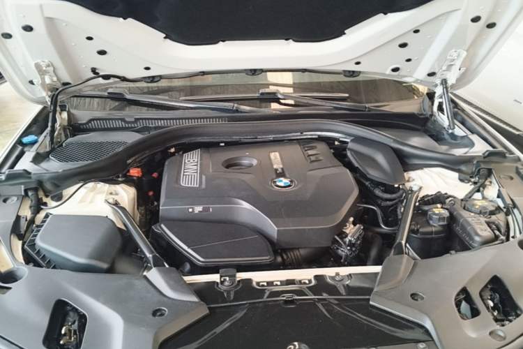 Used BMW 5 Series 2018 528Li Launch Special Edition Engine Bay