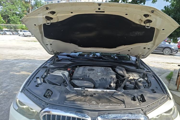 Used BMW 5 Series 2018 528Li Launch Special Edition Engine Bay