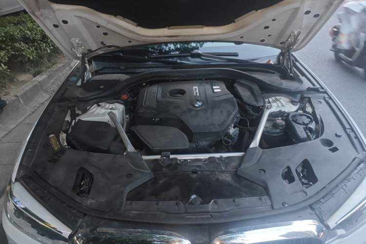 Used BMW 5 Series 2018 525Li M Sport Package Engine Bay