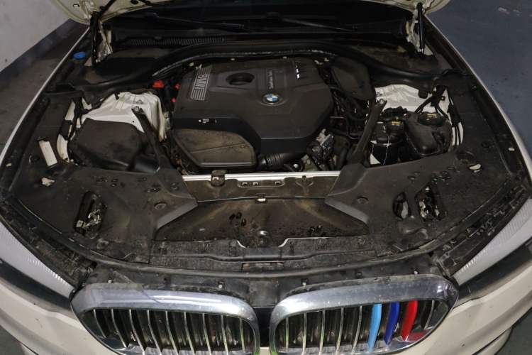 Used BMW 5 Series 2018 528Li Launch Special Edition Engine Bay