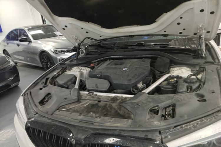 Used BMW 5 Series 2018 525Li M Sport Package Engine Bay