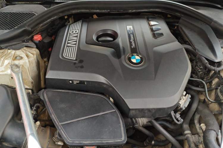 Used BMW 5 Series 2018 525Li M Sport Package Engine Bay
