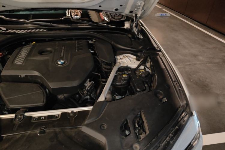 Used BMW 5 Series 2018 525Li Luxury Package Engine Bay Left