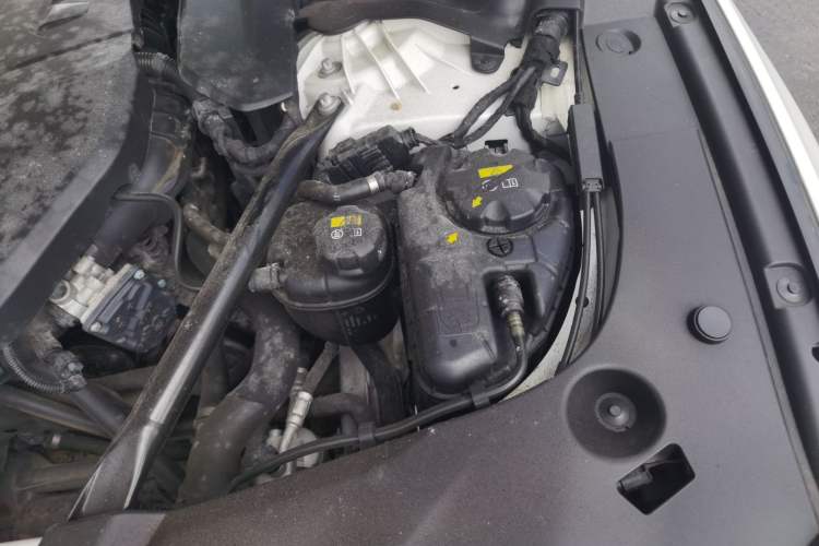 Used BMW 5 Series 2018 528Li Launch Special Edition Engine Bay Left