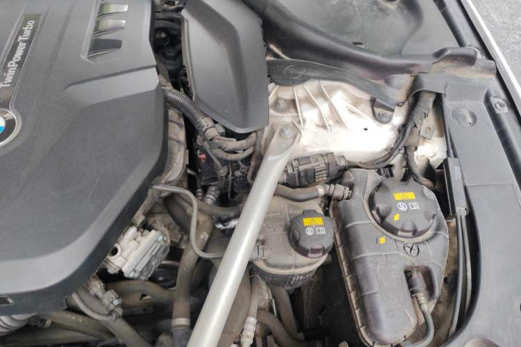 Used BMW 5 Series 2018 530i M Sport Package Engine Bay Left