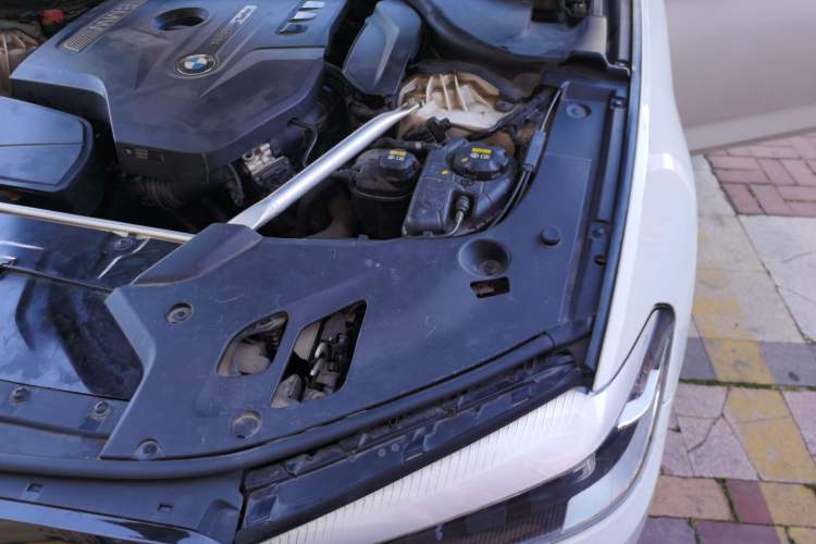 Used BMW 5 Series 2018 525i M Sport Package Engine Bay Left
