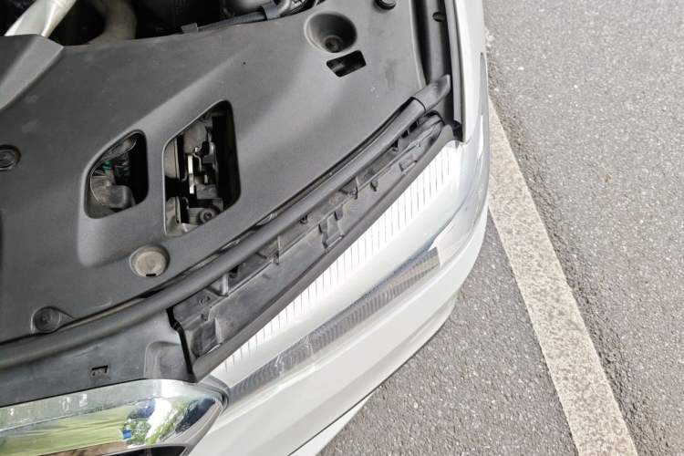 Used BMW 5 Series 2018 530Li Leading Model M Sport Package Engine Bay Left