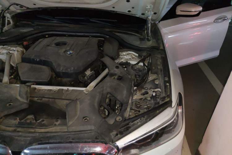 Used BMW 5 Series 2018 525Li M Sport Package Engine Bay Left