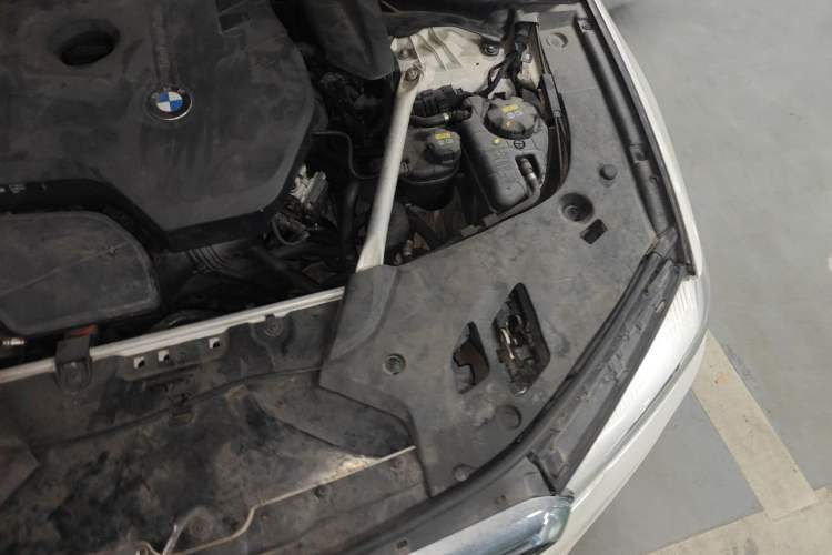 Used BMW 5 Series 2018 525Li M Sport Package Engine Bay Left