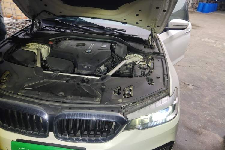 Used BMW 5 Series 2018 525Li M Sport Package Engine Bay Left