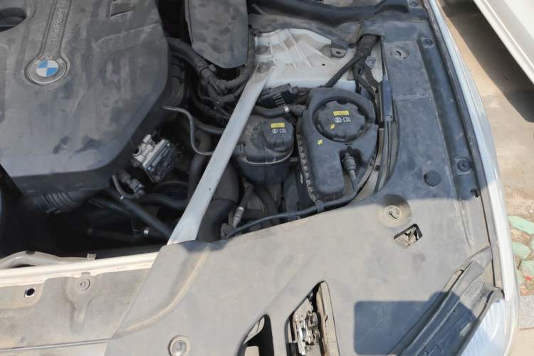 Used BMW 5 Series 2018 Facelifted 530Li xDrive Luxury Package Engine Bay Left