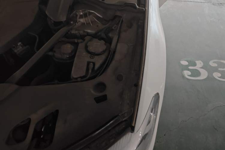 Used BMW 5 Series 2018 528Li Launch Special Edition Engine Bay Left
