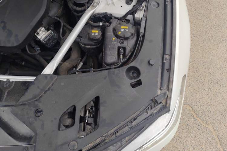 Used BMW 5 Series 2018 525Li M Sport Package Engine Bay Left