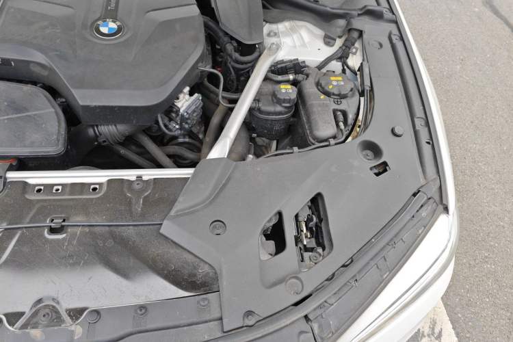 Used BMW 5 Series 2018 525Li M Sport Package Engine Bay Left