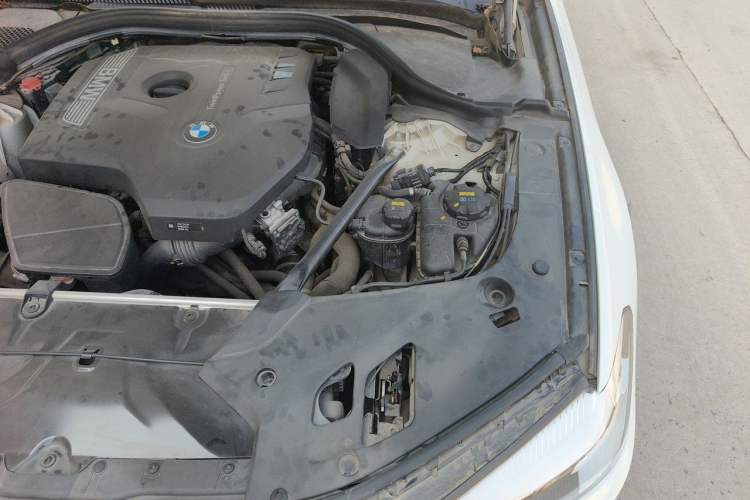 Used BMW 5 Series 2018 525i M Sport Package Engine Bay Left