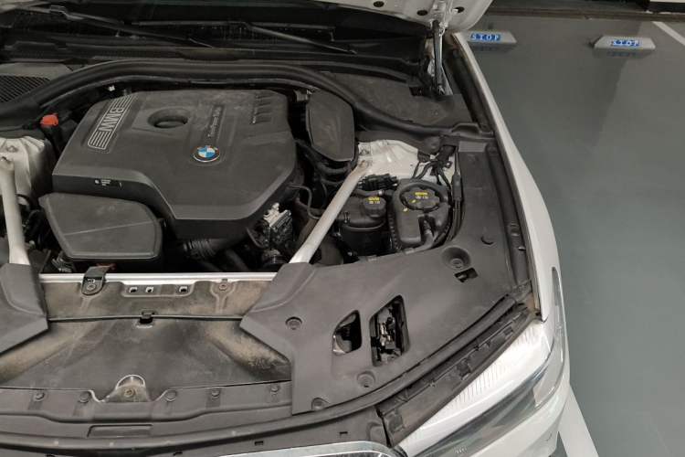 Used BMW 5 Series 2018 525Li M Sport Package Engine Bay Left