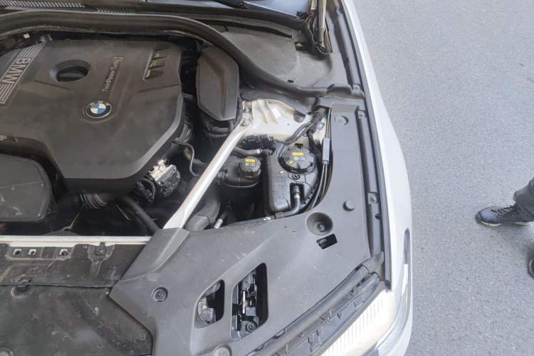 Used BMW 5 Series 2018 525Li Luxury Package Engine Bay Left