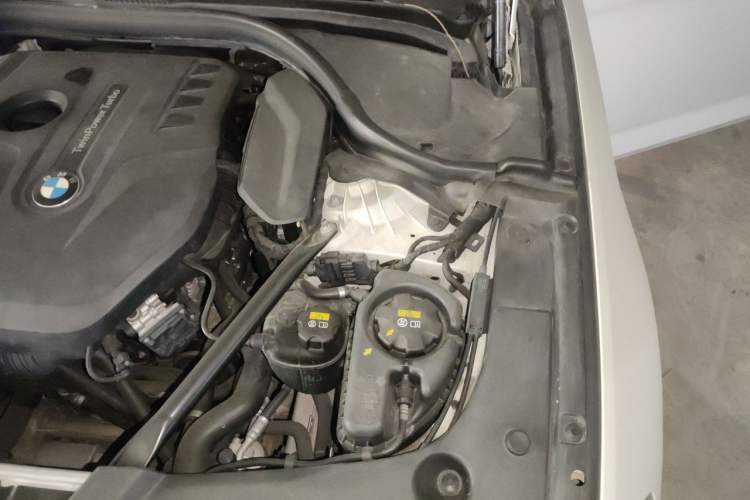 Used BMW 5 Series 2018 528Li Launch Special Edition Engine Bay Left