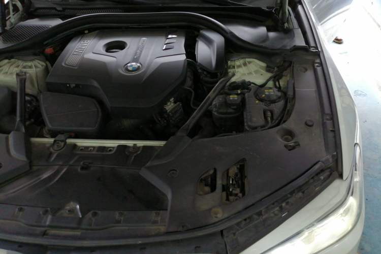 Used BMW 5 Series 2018 525Li M Sport Package Engine Bay Left