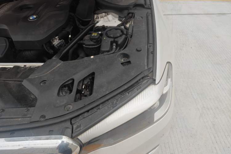 Used BMW 5 Series 2018 530Li Leading Edition Luxury Package Engine Bay Left
