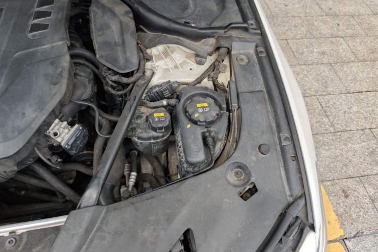 Used BMW 5 Series 2018 530i M Sport Package Engine Bay Left