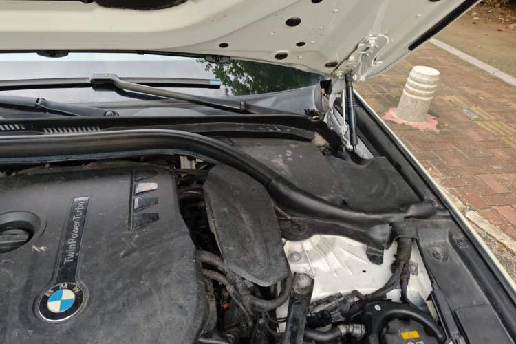 Used BMW 5 Series 2018 528Li Launch Special Edition Engine Bay Left