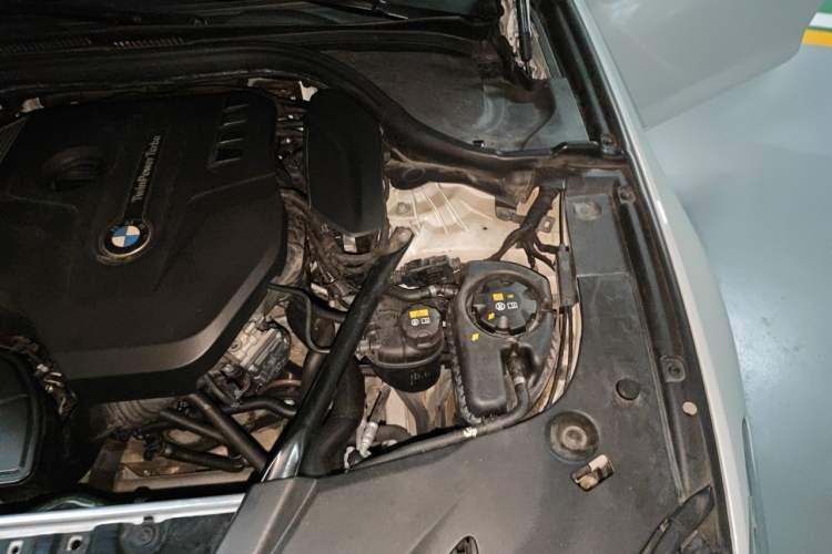 Used BMW 5 Series 2018 525Li M Sport Package Engine Bay Left