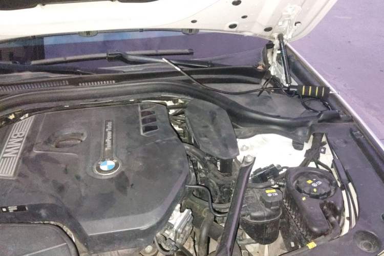 Used BMW 5 Series 2018 528Li Launch Special Edition Engine Bay Left