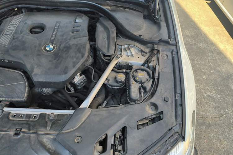 Used BMW 5 Series 2018 525Li M Sport Package Engine Bay Left