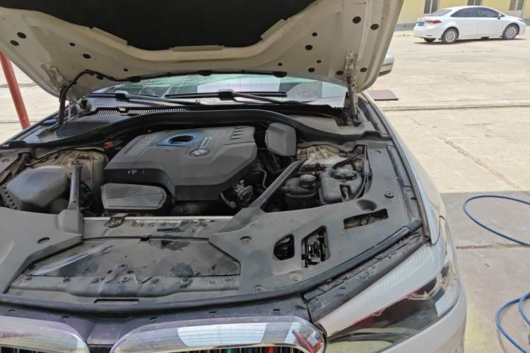 Used BMW 5 Series 2018 528Li Launch Special Edition Engine Bay Left