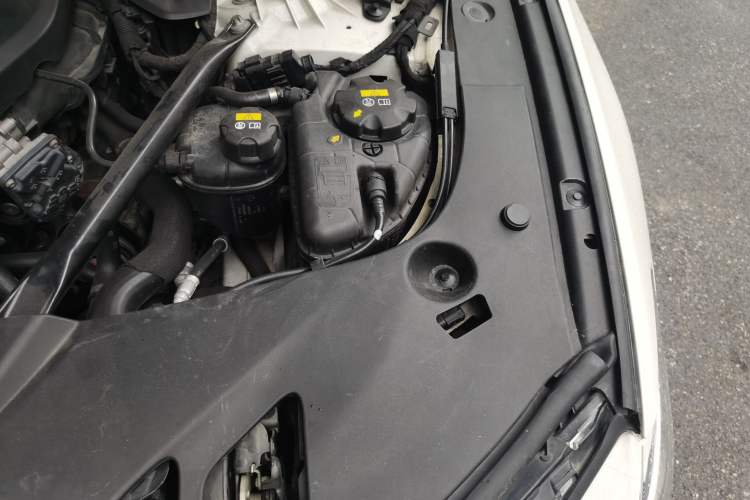 Used BMW 5 Series 2018 Restyled 530Li Leading Edition M Sport Package Engine Bay Left
